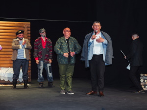 Театр біріктіреді, достық көпіріне айналады